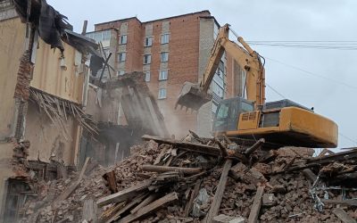 Промышленный снос и демонтаж зданий спецтехникой - Южно-Сахалинск, цены, предложения специалистов