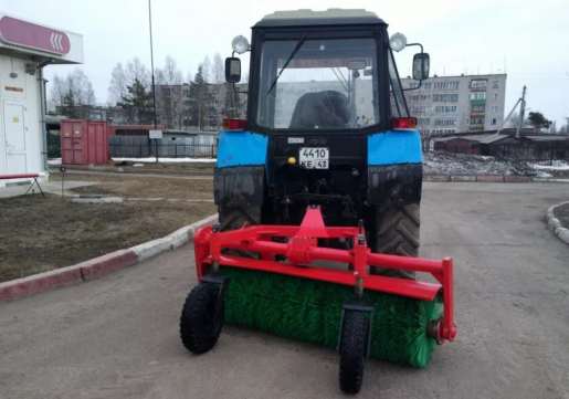 Щетка дорожная на тракторе МТЗ-82 взять в аренду, заказать, цены, услуги - Южно-Сахалинск