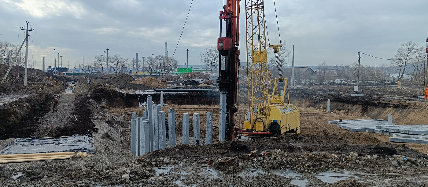 Аренда сваебоя для забивки бетонных свай в Южно-Сахалинске
